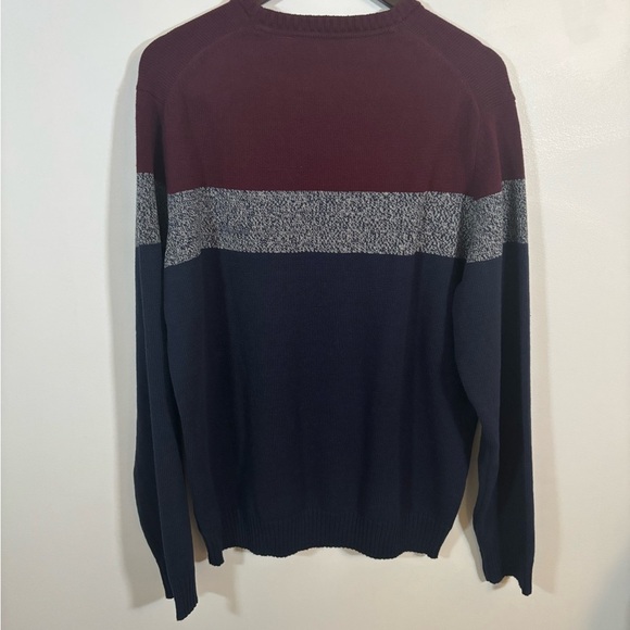 IZOD Men’s Colorblock Crewneck Sweater XL Burgundy Navy Gray Cotton Blend - Picture 3 of 4